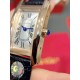 卡地亚-美国坦克-Cartier Tank Amricaine腕表,小号表款,三码合一。采用蓝宝水石晶镜面,瑞士石英机芯。原版开模,精钢表壳,八角形表冠,镶嵌一颗合成蓝色尖晶石,镀银表盘,剑形蓝钢指针,搭配原装光面折叠表扣,采用进口多色小牛皮。腕大表器优雅,深行受家青睐。表壳尺寸:34.80 x 19.00毫米。 卡地亚-美国坦克-Cartier Tank Amricaine腕表,小号表款,三码合一。采用蓝宝水石晶镜面,瑞士石英机芯。原版开模,精钢表壳,八角形表冠,镶嵌一颗合成蓝色尖晶石,镀银表盘,剑形蓝钢指针,搭配原装光面折叠表扣,采用进口多色小牛皮。腕大表器优雅,深行受家青睐。表壳尺寸:34.80 x 19.00毫米。