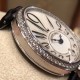 Breguet-宝玑 那不勒斯皇后系列!蓝宝石拱桥弧形玻璃 表盘用天然白色珍珠母贝 阿拉伯数字时符 经典的蓝钢宝玑指针 6点位设有一颗水钻 那不勒斯皇后款 绝对的女神气质名媛款 最重要的是百搭得来不失少女心 必入款❗带上一秒变女神,各种派对,晚会,聚会,约会,发布会,让你BlingBling。 Breguet-宝玑 那不勒斯皇后系列!蓝宝石拱桥弧形玻璃 表盘用天然白色珍珠母贝 阿拉伯数字时符 经典的蓝钢宝玑指针 6点位设有一颗水钻 那不勒斯皇后款 绝对的女神气质名媛款 最重要的是百搭得来不失少女心 必入款❗带上一秒变女神,各种派对,晚会,聚会,约会,发布会,让你BlingBling。