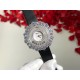 实拍 萧邦Happy Diamonds系列特别款 枫叶美丽并寓意着坚毅精神!即代表永恒爱情送给恋人,也代表对美好的回忆,可送给一路陪伴的朋友,还代表一种岁月的轮回。1比1超前做工同步首发!表面配置三块蓝宝石防刮玻璃,瑞士朗达机芯,尺寸:外径34mm内径14mm。表带14✖️12。 实拍 萧邦Happy Diamonds系列特别款 枫叶美丽并寓意着坚毅精神!即代表永恒爱情送给恋人,也代表对美好的回忆,可送给一路陪伴的朋友,还代表一种岁月的轮回。1比1超前做工同步首发!表面配置三块蓝宝石防刮玻璃,瑞士朗达机芯,尺寸:外径34mm内径14mm。表带14✖️12。