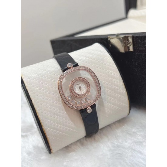 品牌：Chopard-萧邦最新款方形Happy Diamonds❤️瑞士原厂石英机芯 五颗快乐钻石在表盘自由流动  电镀18k金好货不等人哦～[机智]