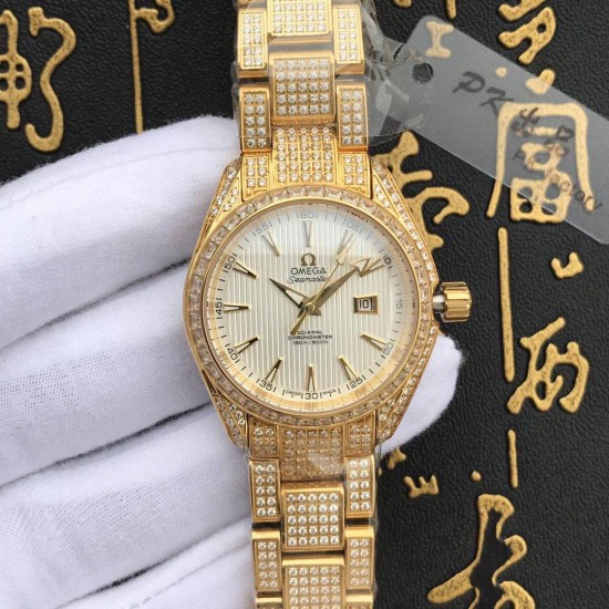 新款首发土豪金欧米茄海马系列情侣机械表满天星镶钻电镀18K金 纯手工镶嵌而成,采用施华洛世奇水晶钻石,金光闪闪发亮,高端大气,男尺寸40mm、厚度10mm,女30mm、厚度10mm,男款:瑞士2824机芯,女款:2671瑞士机芯,性能稳定 零返俢 蓝宝石玻璃镜面 316L精钢做工精致完美,质量保证! 新款首发土豪金欧米茄海马系列情侣机械表满天星镶钻电镀18K金 纯手工镶嵌而成,采用施华洛世奇水晶钻石,金光闪闪发亮,高端大气,男尺寸40mm、厚度10mm,女30mm、厚度10mm,男款:瑞士2824机芯,女款:2671瑞士机芯,性能稳定 零返俢 蓝宝石玻璃镜面 316L精钢做工精致完美,质量保证!