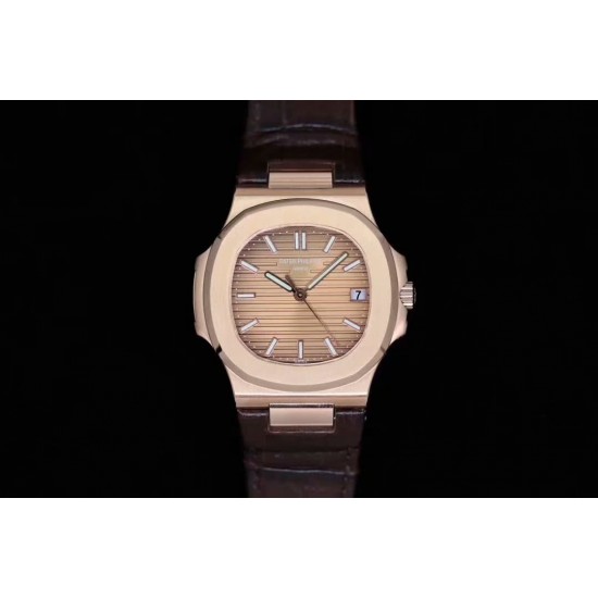 【“薄”大精深 从“芯”出发】全新升级V2版本 PATEK 。PHILPPE——鹦鹉螺5711/1A系列强势回归。1：1全新开模修正三件套壳 厚度仅9mm，修正了以往偏厚的现象，使之佩戴更贴合手腕。搭载全新定制版9015改原装CaI.324 S C洗花机芯。突破了无加夹板的情况下摆轮位置同步正品！定制级的人体工程学表带 修正了表带的铰链部分...[更多]
