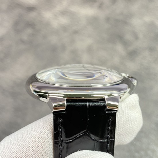 卡地亚蓝气球42mm系列,圆润典雅,尽显高贵气质!腕表尺寸42mmX13mm 316L精钢表壳经cnc的极致打磨,光泽焕发。精细程度不亚于正品,将原版独特的神韵完美体现。原厂级的盘面,指针和尖晶石超越目前一切仿品,是腕表的灵魂卖点。搭载2824机芯!有力压群雄的真美洲鳄鱼皮和顶级316L精钢表带可供选择。钢带打磨精湛,效果盼若银盘,工艺粗中含细(抛光搭配拉丝)整体光泽涌动,流转四溢,呈现上品之势!v6厂出品,出货实拍 卡地亚蓝气球42mm系列,圆润典雅,尽显高贵气质!腕表尺寸42mmX13mm 316L精钢表壳经cnc的极致打磨,光泽焕发。精细程度不亚于正品,将原版独特的神韵完美体现。原厂级的盘面,指针和尖晶石超越目前一切仿品,是腕表的灵魂卖点。搭载2824机芯!有力压群雄的真美洲鳄鱼皮和顶级316L精钢表带可供选择。钢带打磨精湛,效果盼若银盘,工艺粗中含细(抛光搭配拉丝)整体光泽涌动,流转四溢,呈现上品之势!v6厂出品,出货实拍