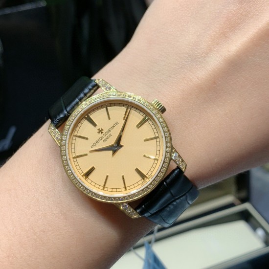 实拍2020年江诗丹顿传袭超薄系列-Vacheron Constantin 专为女神打造的,奢华时尚,采用进口316钢表壳,搭配原装进口9015机芯(0返修),天然蓝宝石玻璃镜面,直径33mm,超薄工艺7.8mm,超强防水30米,竹节纹进口小牛皮表带,一表一码。 实拍2020年江诗丹顿传袭超薄系列-Vacheron Constantin 专为女神打造的,奢华时尚,采用进口316钢表壳,搭配原装进口9015机芯(0返修),天然蓝宝石玻璃镜面,直径33mm,超薄工艺7.8mm,超强防水30米,竹节纹进口小牛皮表带,一表一码。