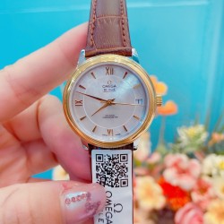 专柜同步发售欧米茄（OMEGA)  【精湛品质-女神专属】-女士精品腕表 碟飞典雅系列 原版复刻1:1，表款堪称是系列中最迷人的表款之一，尽显优雅气质与低调奢华，顶端表壳以316精钢打造，搭载日本进口西铁城机械 零返修  来自进口316钢表带 历经多道工序，防汗水，耐腐蚀 表盘-蓝宝石高清镜面 壳身整体超强立体感 精雕细琢，卓绝技艺 品质保证 尺寸：32mm厚11mm 时尚百搭，精致华贵呈现自然魅力