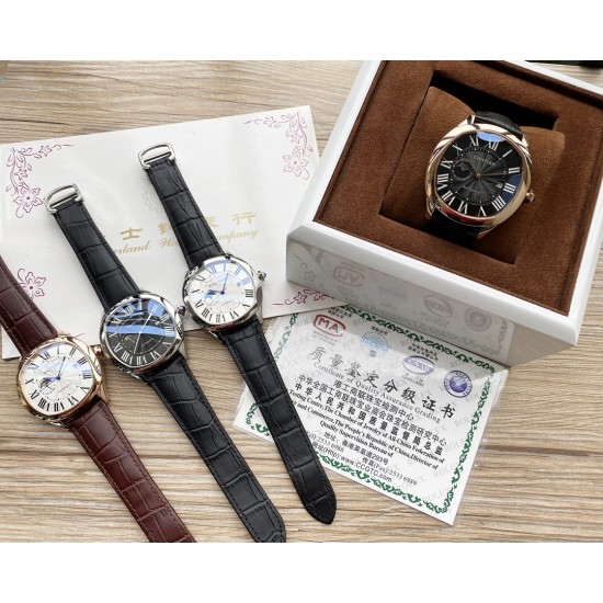 卡地亚 Cartier 精品男士腕表,独特九字位月相设计,技艺精湛,独具匠心,尊贵大气,绅士风范。采用全自动机械机芯,顶级316精钢表壳,进口小牛皮表带,矿物质超强镜面,尺寸42*12 卡地亚 Cartier 精品男士腕表,独特九字位月相设计,技艺精湛,独具匠心,尊贵大气,绅士风范。采用全自动机械机芯,顶级316精钢表壳,进口小牛皮表带,矿物质超强镜面,尺寸42*12
