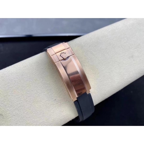 ROLEX 劳力士 YACHT MASTER 游艇名仕型 116655 运动男表 精钢镀厚玫瑰金表壳 陶瓷表圈 可双向转动 旋入式表冠 蓝宝石镜面有日历放大镜6点位镭射皇冠防伪 橡胶表带 表带侧面有OYSTERFLEX字样雕刻 表带背面有导汗槽 Glidelock折叠保险表扣! ROLEX 劳力士 YACHT MASTER 游艇名仕型 116655 运动男表 精钢镀厚玫瑰金表壳 陶瓷表圈 可双向转动 旋入式表冠 蓝宝石镜面有日历放大镜6点位镭射皇冠防伪 橡胶表带 表带侧面有OYSTERFLEX字样雕刻 表带背面有导汗槽 Glidelock折叠保险表扣!