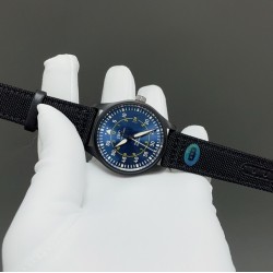 AOF全面升级 V7 版马克 飞行员PILOTS WATCHES全系列1️⃣利用最新的精密AI电喷技术，终于试验出少量的零色差的万国色值2️⃣全场唯一去除紫色温的黑面，开启了字面新工艺的 ＂狂飙’之战！ 3️⃣字體是完美油印100%和原版相同的字体  进口超强夜光⚠️终极版己完美修正纤细大小同步原版！！⚠️而日本进口机芯9015    2892正完完全全符合这特征，最新批次日本纯进口9015   2892更显精准，耐用，摆陀低噪，零返修