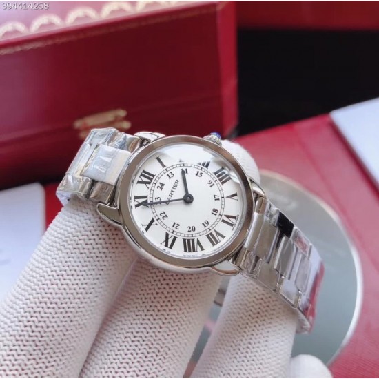 商品编卡地亚 CARTIER 伦敦系列情侣对表 ,原装开模,直径:中号36mm 小号29.5mm,自带真鳄鱼皮表带。原装瑞士石英机芯(机芯外观与原装一致)精钢可互换表带。实拍,欢迎转发!三杰实拍复刻1:1 高端产品商品规格:默认规格 商品编卡地亚 CARTIER 伦敦系列情侣对表 ,原装开模,直径:中号36mm 小号29.5mm,自带真鳄鱼皮表带。原装瑞士石英机芯(机芯外观与原装一致)精钢可互换表带。实拍,欢迎转发!三杰实拍复刻1:1 高端产品商品规格:默认规格