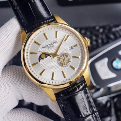 2⃣0⃣2⃣0⃣最新款百达翡丽《Patek Philippe》月[月亮]相[太阳]系列！九字位日月星辰功能，独特的4时位小秒logo，搭载原装进口call8219月相机芯(0返修0售后），蓝宝石玻璃镜面，进口意大利牛皮 ，（可配钢带）尺寸40mm，厚度10mm，三度防水性能，简约商外观，让你感受傲慢绅士气息，完美彰显其百达翡丽腕表的皇家血统，值得全球称赞。⚠️请认准独家品质