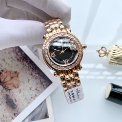 萧邦 Chopard Happy Diamonds 走珠系列腕表。巧妙运用其经典元素，发挥传奇般的大胆创意，展现浓厚的现代气息。天然珍珠贝母表盘搭配罗马、条钉刻度，采用双层玻璃镜面使钻石在表盘悬空游走，进口石英机芯，气质优雅之选，让你举手投足间优雅从容。尺寸32mm*35mm*10mm️