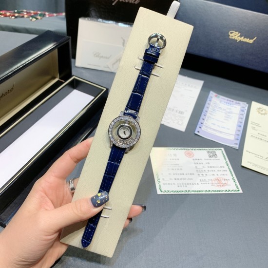 ★实拍 最新萧邦彩虹钻震撼来袭!萧邦快乐钻一直是女表中的翘楚,对萧邦这个系列的创意一直中毒很深,这款彩虹钻属于萧邦的高级珠宝系列!该腕表尺寸大小恰到好处 佩戴舒适!当时间遇见彩虹 玩转小清新 宝石闪耀着红橙黄绿青蓝紫等斑斓色彩 恰似添上曼妙多姿变化色彩精心挑选玲珑精巧的宝石组合镶嵌在一起 为腕表赋予了奇异光彩!女表彩虹圈 萧邦宝石美 不犹豫 果断入手吧! ★实拍 最新萧邦彩虹钻震撼来袭!萧邦快乐钻一直是女表中的翘楚,对萧邦这个系列的创意一直中毒很深,这款彩虹钻属于萧邦的高级珠宝系列!该腕表尺寸大小恰到好处 佩戴舒适!当时间遇见彩虹 玩转小清新 宝石闪耀着红橙黄绿青蓝紫等斑斓色彩 恰似添上曼妙多姿变化色彩精心挑选玲珑精巧的宝石组合镶嵌在一起 为腕表赋予了奇异光彩!女表彩虹圈 萧邦宝石美 不犹豫 果断入手吧!