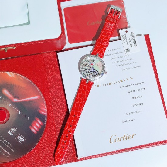实拍 卡地亚-Cartier，狠货来袭，全真镶钻字面，瑞士石英机芯，加厚蓝宝石镜面[强]搭配美洲鳄鱼皮带[耶]尺寸35mm，超级漂亮、时尚不容错过！