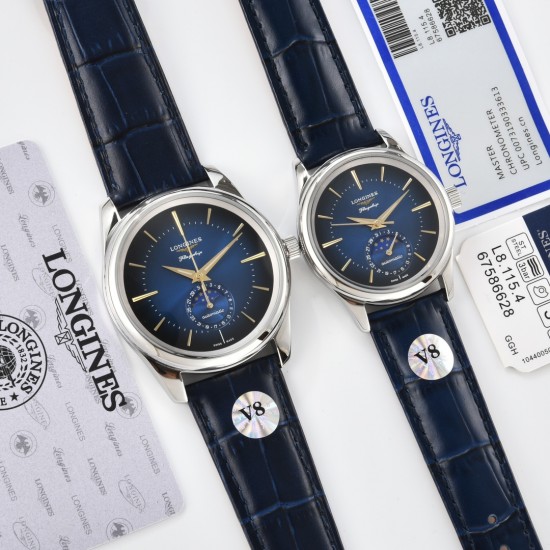【赵丽颖同款】Longines浪琴 名匠系列情侣腕表。全新浪琴名匠月相腕表系列。 诠释女性高贵典雅。精钢表壳直径:34毫米尺寸。官方一致6字位月相1-31日期显示功能。进口石英机芯。三码合一。采用进口头层牛皮、原装蝴蝶扣。珍珠母贝表盘在女表中是运用较多的元素,浪琴为其搭配了12颗钻石时标,将女性魅力发挥到极致。盘面6点钟位置的小表盘显示月相和日期,兼顾实用性和浪漫感,精巧别致。字表盘扫描打版,颜色、“麦粒”格纹深浅、内影字体大小粗细与正品完全一致。 三码合一认准编号 【赵丽颖同款】Longines浪琴 名匠系列情侣腕表。全新浪琴名匠月相腕表系列。 诠释女性高贵典雅。精钢表壳直径:34毫米尺寸。官方一致6字位月相1-31日期显示功能。进口石英机芯。三码合一。采用进口头层牛皮、原装蝴蝶扣。珍珠母贝表盘在女表中是运用较多的元素,浪琴为其搭配了12颗钻石时标,将女性魅力发挥到极致。盘面6点钟位置的小表盘显示月相和日期,兼顾实用性和浪漫感,精巧别致。字表盘扫描打版,颜色、“麦粒”格纹深浅、内影字体大小粗细与正品完全一致。 三码合一认准编号