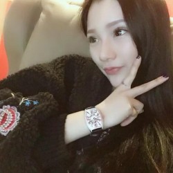 法穆兰 Franck Muller 是深受时尚白领及众多明星追捧的顶级腕表品牌，法兰克穆勒的标志性特征是其酒桶型表壳和夸张的弧度设计，同时也拥有精湛的制表工艺，法兰克穆勒手表凝聚了无限心血、承载了无尽情感，是鉴赏家眼中出类拔萃、独一无二的完美杰作。尺寸32mm*45mm*12mm。