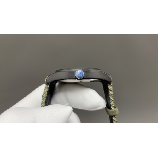 AOF全面升级 V7 版马克 飞行员PILOTS WATCHES全系列1️⃣利用最新的精密AI电喷技术,终于试验出少量的零色差的万国色值2️⃣全场唯一去除紫色温的黑面,开启了字面新工艺的 "狂飙’之战! 3️⃣字體是完美油印100%和原版相同的字体 进口超强夜光⚠️终极版己完美修正纤细大小同步原版!!⚠️而日本进口机芯9015 2892正完完全全符合这特征,最新批次日本纯进口9015 2892更显精准,耐用,摆陀低噪,零返修 AOF全面升级 V7 版马克 飞行员PILOTS WATCHES全系列1️⃣利用最新的精密AI电喷技术,终于试验出少量的零色差的万国色值2️⃣全场唯一去除紫色温的黑面,开启了字面新工艺的 "狂飙’之战! 3️⃣字體是完美油印100%和原版相同的字体 进口超强夜光⚠️终极版己完美修正纤细大小同步原版!!⚠️而日本进口机芯9015 2892正完完全全符合这特征,最新批次日本纯进口9015 2892更显精准,耐用,摆陀低噪,零返修