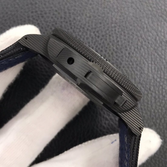 VS新品预售：2019日内瓦沛纳海新款：PAM979—PAM616的弟弟：全新碳纤维表盘。预售期间下单，额外获赠2019年沛纳海官方定制布带。数量不多，仅限首批客户。