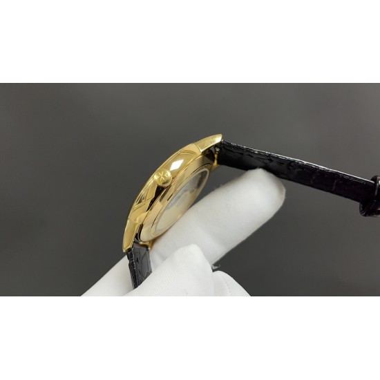 新品推荐 江诗丹顿最新巨作 《vacheron Constantin》超薄系列高级腕表⌚️,火爆上市搭载原装进口9015,每小时振频28800次,零返修。装配特色锅盖玻璃,3D超强立体感,给你不一样的感觉!316L精钢表壳,采用意大利进口小牛皮,原装针扣。深度防水50米,直径40mm。尽显非凡气质,高贵雅致及精美细腻的工艺,耀眼✨✨光辉,永恒尊贵,绝对是男神们的标配! 新品推荐 江诗丹顿最新巨作 《vacheron Constantin》超薄系列高级腕表⌚️,火爆上市搭载原装进口9015,每小时振频28800次,零返修。装配特色锅盖玻璃,3D超强立体感,给你不一样的感觉!316L精钢表壳,采用意大利进口小牛皮,原装针扣。深度防水50米,直径40mm。尽显非凡气质,高贵雅致及精美细腻的工艺,耀眼✨✨光辉,永恒尊贵,绝对是男神们的标配!