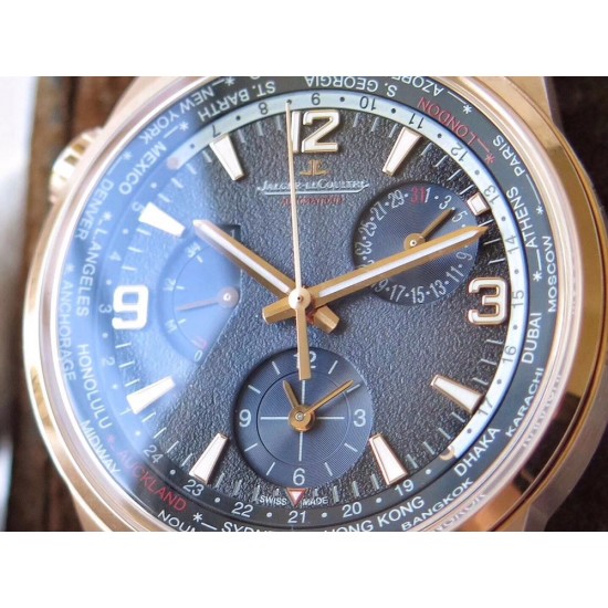 男人魅力新款 Jaeger-LeCoultre 积家 北宸系列 Geographic WT 地理学家世界时腕表采用蓝黑渐变色与全黑色表盘 腕表的凸缘显示全球24个时区 佩戴者可透过10时位置的表冠设定 尺寸42mm表壳 316L钢壳 搭配拱蓝宝石“锅盖”镜面 复刻版:936A/1自动上链 技术无与伦比 城市名部分以乳白色为基底 2时位置的日历显示 6时位置的第二时区显示和10时位置的动力储存显示副表盘饰以太阳放射状饰纹 原装折叠扣! 男人魅力新款 Jaeger-LeCoultre 积家 北宸系列 Geographic WT 地理学家世界时腕表采用蓝黑渐变色与全黑色表盘 腕表的凸缘显示全球24个时区 佩戴者可透过10时位置的表冠设定 尺寸42mm表壳 316L钢壳 搭配拱蓝宝石“锅盖”镜面 复刻版:936A/1自动上链 技术无与伦比 城市名部分以乳白色为基底 2时位置的日历显示 6时位置的第二时区显示和10时位置的动力储存显示副表盘饰以太阳放射状饰纹 原装折叠扣!