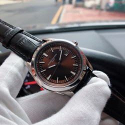 江诗丹顿 Vacheron Constantin J21 纵横四海黑骑士系列首发！316L精钢表壳直径为42毫米，蓝宝石水晶玻璃表镜，镂空剑型指针中央填充荧光物料，搭载全自动原装进口机芯〔零返修〕，超强防水-300米/1000英尺，不卑不亢，完美诠释优雅从容与运动美感 三杰精致推荐男士机械腕表 SJ为你精心挑选超真实实物图拍摄
