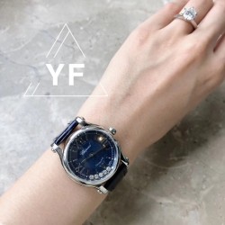 实拍《YF》萧邦（五钻小号无日历）HAPPY DIAMONDS 七彩圣诞主题 符合接下来圣诞跨年的气氛 每一颗钻石都是最好的礼物 心向自由 与快乐不期而遇。