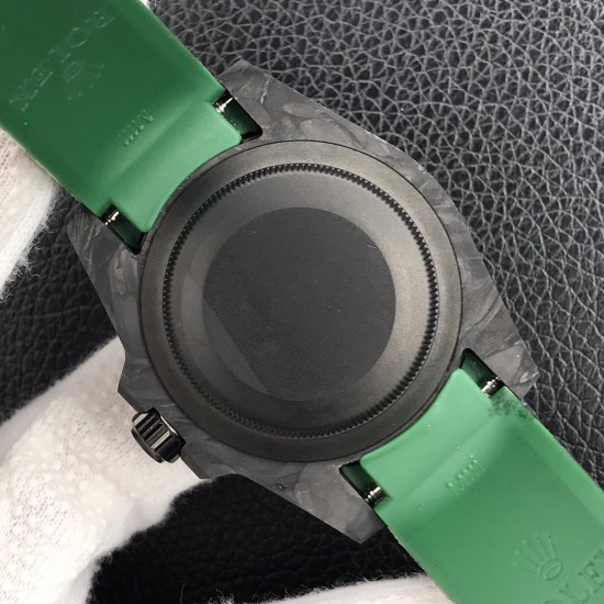劳力士Rolex Daytona翡翠夜光全碳纤维GMT横空出世 这款获得天文台认证的首款全碳纤维GMT搭载2836全自动机械 蓝宝石抗刮损水晶镜面 碳纤维字面 完美复刻 原装同步橡树胶带 原装扣 更加柔软舒适 方便佩戴 爱不释手的劳力士GMT 品不完的一劳永逸!!! 劳力士Rolex Daytona翡翠夜光全碳纤维GMT横空出世 这款获得天文台认证的首款全碳纤维GMT搭载2836全自动机械 蓝宝石抗刮损水晶镜面 碳纤维字面 完美复刻 原装同步橡树胶带 原装扣 更加柔软舒适 方便佩戴 爱不释手的劳力士GMT 品不完的一劳永逸!!!