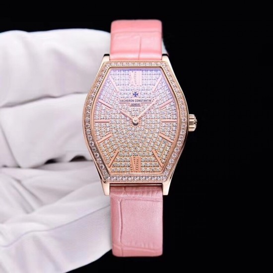 实拍 江诗丹顿-Vacheron Constantin 作为世界上历史悠久的钟表制造商从未停止生产,秉承悉力以赴,精益求精的品牌座右铭,其中有一款-Malte系列25530/000R-9742,经典酒桶型婉表,防磨水晶镜面,内部经反光处理,配置瑞士原装石英机芯,尺寸28.40*38.67毫米,厚度7.28毫米。表壳电镀18K白金/玫瑰金,表带有布绢带,牛皮带两种选择,针扣配带.市面最高版本,你值得拥有! 实拍 江诗丹顿-Vacheron Constantin 作为世界上历史悠久的钟表制造商从未停止生产,秉承悉力以赴,精益求精的品牌座右铭,其中有一款-Malte系列25530/000R-9742,经典酒桶型婉表,防磨水晶镜面,内部经反光处理,配置瑞士原装石英机芯,尺寸28.40*38.67毫米,厚度7.28毫米。表壳电镀18K白金/玫瑰金,表带有布绢带,牛皮带两种选择,针扣配带.市面最高版本,你值得拥有!