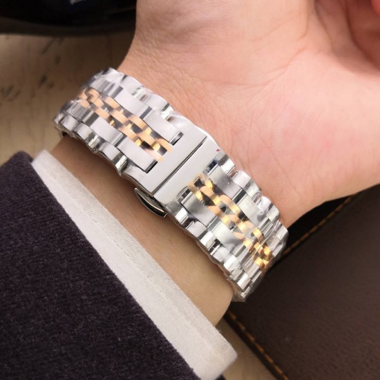 『臻品推荐』新品发布[玫瑰] 劳力士-ROLEX独家首发-----❤不忘初心 追求品质 精准细致机芯:顶级精准稳定8215全自动机械表壳:顶级版316L精钢表扣:钢带按扣、皮带针扣玻璃:高硬度矿物质水晶玻璃直径:原装尺寸42mm11mm[色]完美呈现 品质上乘，手感独特，送礼自戴首选[鼓掌]〔----用心，所以更完美 〕
