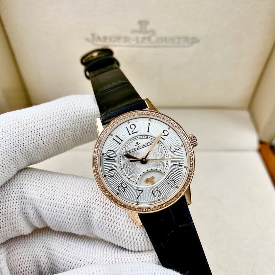 JAEGER-LECOULTRE积家女款RENDEZ-VOUS约会系列。尺寸：29mm搭载日本进口全自动机械机芯  正品版本机芯主版  功能：日夜星晨、时分秒显示功能 ，展现出昼的灿烂与夜的浪漫(刚刚的相遇，[玫瑰]刚刚的缘分，[爱心]刚刚的时间，愿幸福快乐与您相伴)