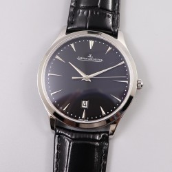 TW出品 积家超薄大师Q1288420系列腕表尺寸：	40mm x 8.0mm 316L精钢	蓝宝石镜面 牛皮表带	折叠扣 防水30米。机芯：	日本9015机芯改Cal.896机芯。TW工厂耗时长达十八个月 积家大师系列 终于出货 原版正品开模 TW不求速度力求把握好每一个细节 阴阳子母指针完全吻合原版设计（一半拉沙一半抛光） 圈口 中壳 底盖三件套同步原装版型 还原正品气质 字面金属放射纹路质感十足 蓝宝石玻璃通透叫板正品 TW出品必属精品，因为用心，所以专业（实力拍，实拍无P图）