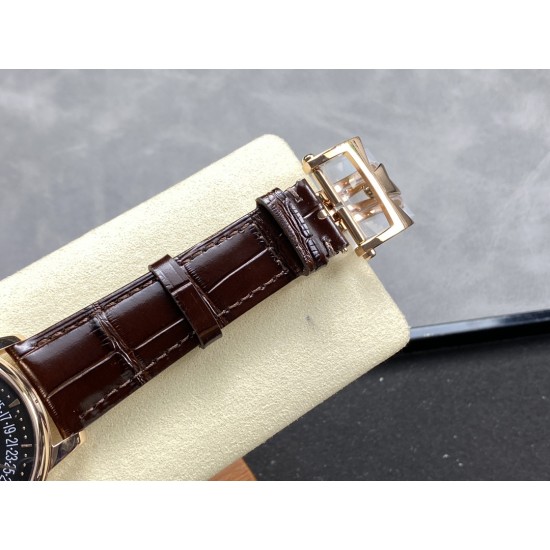 江诗丹顿 VC R39 Vacheron constantin 经典之美品鉴江诗丹顿 纵横四海系列 众横四海系列 逆跳日历款腕表 型号4000V/210A-B911 堪称意义非凡的里程碑之作。凝聚着日内瓦悠久制表传统的钟表复杂功能,体现出超凡技艺与时代风尚的绝妙融合。 采用自制Cal.2460 R31L/2机芯 直径41毫米 904钢带官网同步 一键拆卸 同时另可自由更换搭配胶带 皮带! 欢迎各大表友品鉴。 江诗丹顿 VC R39 Vacheron constantin 经典之美品鉴江诗丹顿 纵横四海系列 众横四海系列 逆跳日历款腕表 型号4000V/210A-B911 堪称意义非凡的里程碑之作。凝聚着日内瓦悠久制表传统的钟表复杂功能,体现出超凡技艺与时代风尚的绝妙融合。 采用自制Cal.2460 R31L/2机芯 直径41毫米 904钢带官网同步 一键拆卸 同时另可自由更换搭配胶带 皮带! 欢迎各大表友品鉴。