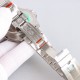 ROLEX 劳力士 GMT格林尼治 采用专柜机芯3285一体机芯蓝游丝和原版同样通过调试时针快跳调整日历的功能瞬跳，和原版一样的GMT双时区表针在底部时针上面的第二层，由下到上的顺序为：时针-双时区针-分钟-秒钟。[666][666]本次可乐/国米圈可以说是95%以上的相似度/在各个角度均有这个95%水准。后续有详细颜色对比。本次圈口为独立开发，区别于市面上的任何版本。[强]表盘/指针/玻璃/表壳就不再一一赘述，原装一比一开模制作，保持大厂工艺水准。