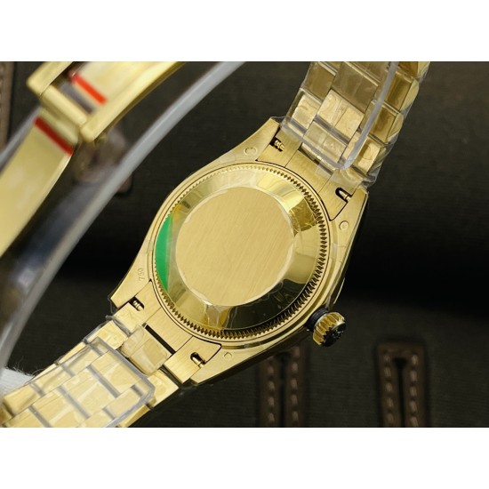 【EW Factory2021墙裂推荐】最美劳.力士Rolex蚝式恒动日志型31MM系列女士腕表!1⃣️搭配瑞士进口机芯,品质稳定可靠!2⃣️与原装一致厚度11毫米,表径31毫米!修正市场其它版本不足,市场其它版本尺寸厚度不对,一眼假!3⃣️天然孔雀石表面,每一块都是独一无二!4⃣️ 一体成型中层表壳,旋入式底盖及上链表冠!5⃣️顶级做工,每条表带与表耳完美契合,给予手腕最高的舒适度!每个极致的细节都是EW Factory匠心开发的精品精髓!欢迎您的品鉴! 【EW Factory2021墙裂推荐】最美劳.力士Rolex蚝式恒动日志型31MM系列女士腕表!1⃣️搭配瑞士进口机芯,品质稳定可靠!2⃣️与原装一致厚度11毫米,表径31毫米!修正市场其它版本不足,市场其它版本尺寸厚度不对,一眼假!3⃣️天然孔雀石表面,每一块都是独一无二!4⃣️ 一体成型中层表壳,旋入式底盖及上链表冠!5⃣️顶级做工,每条表带与表耳完美契合,给予手腕最高的舒适度!每个极致的细节都是EW Factory匠心开发的精品精髓!欢迎您的品鉴!