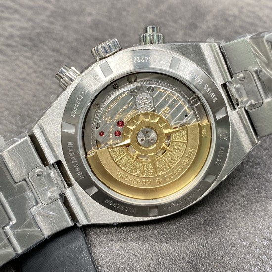 Vacheron Constantin 江诗丹顿 Overseas 纵横四海腕表 升级版V2 耗时10个月打造出来的精品 精钢表壳,直径 41mm,蓝宝石水晶表镜表背,7750改5200自动上链机械,摆频28800次/小时,精钢表扣,防水150米。最后一定要赞赏的是全新的「可更换表带系统」,新 Overseas 只需要拨动表带和表耳之间的一个小划杆就可以拆换表带,每一枚都可选钢带、皮带 ,真正做到1:1复刻 出货实拍 Vacheron Constantin 江诗丹顿 Overseas 纵横四海腕表 升级版V2 耗时10个月打造出来的精品 精钢表壳,直径 41mm,蓝宝石水晶表镜表背,7750改5200自动上链机械,摆频28800次/小时,精钢表扣,防水150米。最后一定要赞赏的是全新的「可更换表带系统」,新 Overseas 只需要拨动表带和表耳之间的一个小划杆就可以拆换表带,每一枚都可选钢带、皮带 ,真正做到1:1复刻 出货实拍