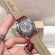 实拍 积家-Jaeger-LeCoultre DAZZLING RENDEZ- VOUS MOON约会系列月相珠宝腕表月之女神,是浪漫与柔美的象征,她掌管着大自然中的潮起潮落和季节更替,是艺术家与诗人们的灵感源泉,在温润莹亮的白色珍珠母贝映衬下,晶莹璀璨的钻石散发出夜空般的静谧之美,表圈镶嵌108颗 钻石,组成两个环绕表壳的同心圆。由36颗以爪镶工艺镶嵌的 钻石组成的外圈,为光芒闪耀的表圈营造出轻盈美妙的质感,尺寸36mm的精钢表壳搭配进口瑞士石英,采用蓝宝石水晶玻璃。 实拍 积家-Jaeger-LeCoultre DAZZLING RENDEZ- VOUS MOON约会系列月相珠宝腕表月之女神,是浪漫与柔美的象征,她掌管着大自然中的潮起潮落和季节更替,是艺术家与诗人们的灵感源泉,在温润莹亮的白色珍珠母贝映衬下,晶莹璀璨的钻石散发出夜空般的静谧之美,表圈镶嵌108颗 钻石,组成两个环绕表壳的同心圆。由36颗以爪镶工艺镶嵌的 钻石组成的外圈,为光芒闪耀的表圈营造出轻盈美妙的质感,尺寸36mm的精钢表壳搭配进口瑞士石英,采用蓝宝石水晶玻璃。