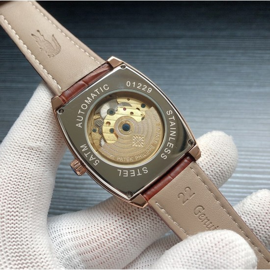 最新款飞轮系列爆款来袭 2020最新 百达菲丽-PATEK PHILIPPE S9 酒桶飞轮 精致做工。飞轮精品系列 商务男士腕表 机芯:自动机械 材质:316钢壳 牛皮皮带 原版扣子直径42mm厚度12mm 请认准独家品质 三杰精致推荐男士全自动机械机芯 SJ为你精心打造超真实实物图拍摄 最新款飞轮系列爆款来袭 2020最新 百达菲丽-PATEK PHILIPPE S9 酒桶飞轮 精致做工。飞轮精品系列 商务男士腕表 机芯:自动机械 材质:316钢壳 牛皮皮带 原版扣子直径42mm厚度12mm 请认准独家品质 三杰精致推荐男士全自动机械机芯 SJ为你精心打造超真实实物图拍摄