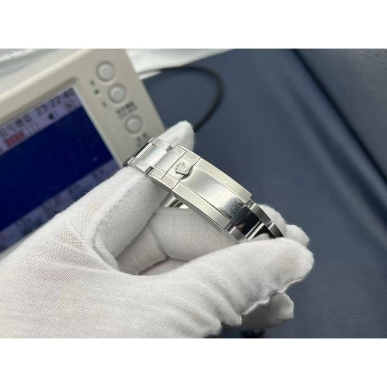 新款!ROLEX 劳力士迪通拿宇宙计型腕表116500LN系列 定制版特别款式,升级方面:1⃣️【直径】直径40MM,厚度12.2MM!接近原装厚度!2⃣️【机芯】搭载迪通拿4131自动上链机械机芯,厚度与正品保持一致,计时功能完美实现!3⃣️【材质】采用与原装一致的904L精钢,表带做工细腻完美!4⃣️【镜片】抗划损蓝宝石水晶玻璃镜面,通透性极佳! 新款!ROLEX 劳力士迪通拿宇宙计型腕表116500LN系列 定制版特别款式,升级方面:1⃣️【直径】直径40MM,厚度12.2MM!接近原装厚度!2⃣️【机芯】搭载迪通拿4131自动上链机械机芯,厚度与正品保持一致,计时功能完美实现!3⃣️【材质】采用与原装一致的904L精钢,表带做工细腻完美!4⃣️【镜片】抗划损蓝宝石水晶玻璃镜面,通透性极佳!