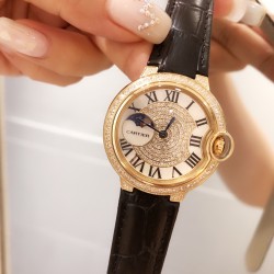 卡地亚女士蓝气球满钻系列，石英腕表齐色出货[色]伦敦时尚风格 日月星辰大框显示 星空运转 时间流淌 特殊工艺切割方钻 镶嵌圈口 个性 完美 搭载瑞士原装进口石英机芯 走时精准 进口高亮漆牛皮带  卡地亚原装折叠扣 直径36mm 厚8mm 「购买请认准独家背景实物细节拍摄」✔️