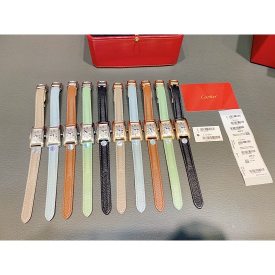 卡地亚-美国坦克-Cartier Tank Amricaine腕表,小号表款,三码合一。采用蓝宝水石晶镜面,瑞士石英机芯。原版开模,精钢表壳,八角形表冠,镶嵌一颗合成蓝色尖晶石,镀银表盘,剑形蓝钢指针,搭配原装光面折叠表扣,采用进口多色小牛皮。腕大表器优雅,深行受家青睐。表壳尺寸:34.80 x 19.00毫米。 卡地亚-美国坦克-Cartier Tank Amricaine腕表,小号表款,三码合一。采用蓝宝水石晶镜面,瑞士石英机芯。原版开模,精钢表壳,八角形表冠,镶嵌一颗合成蓝色尖晶石,镀银表盘,剑形蓝钢指针,搭配原装光面折叠表扣,采用进口多色小牛皮。腕大表器优雅,深行受家青睐。表壳尺寸:34.80 x 19.00毫米。