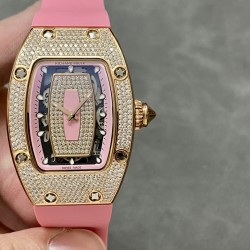 理查德米勒 RichardMille RM07 32mm女表 碳纤维/黑白陶瓷/精钢钻表壳 最新爆款 bon bon系列最稀有的作品！克服传统工艺打破模式！钟表最受尊敬的技术之一。不是所有人的敖嫁妆，棉花糖运动曲线和颜色，它们是诱人的。有了理查德米勒，RM007红唇 柔和的颜色创造了一个组合...甜蜜！糖果店的一次旅行，一个让人难以置信的艺术品。你会戴上它吗？