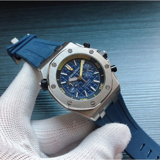 男款⌚️品牌:爱彼-AP皇家橡树 五针多功能男士石英腕表,高级蓝宝石镜面,全自动进口多功能计时跑秒石英机芯,走时稳定0时差 配备顶级316L精钢钢壳,原装天然橡胶表带,搭配原装扣 尺寸43mm,三杰精心推荐男士多功能计时跑秒石英腕表 SJ为你精心打造超真实实物图拍摄 让你超真实实物图体验 男款⌚️品牌:爱彼-AP皇家橡树 五针多功能男士石英腕表,高级蓝宝石镜面,全自动进口多功能计时跑秒石英机芯,走时稳定0时差 配备顶级316L精钢钢壳,原装天然橡胶表带,搭配原装扣 尺寸43mm,三杰精心推荐男士多功能计时跑秒石英腕表 SJ为你精心打造超真实实物图拍摄 让你超真实实物图体验