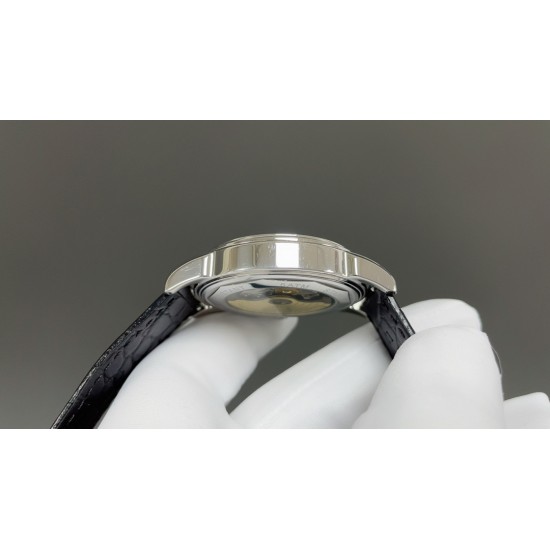 IWC万国最新力作最高版本万国波涛菲诺多功能高级自动腕表!9100多功能进口机械机芯!整表壳CNC精磨工艺,与原装工艺效果如出一辙,整体字面质感更佳!在订制机芯的加持下,尺寸41*10mm,优雅的贵族气息结合无与伦比的视觉享受,神秘雅致,精湛非凡,采用顶级意大利小皮材质表带,质地柔软细腻,手工缝制的丝线,纹路清晰,均匀规整,大方富有档次。⚠️请认准独家品质 IWC万国最新力作最高版本万国波涛菲诺多功能高级自动腕表!9100多功能进口机械机芯!整表壳CNC精磨工艺,与原装工艺效果如出一辙,整体字面质感更佳!在订制机芯的加持下,尺寸41*10mm,优雅的贵族气息结合无与伦比的视觉享受,神秘雅致,精湛非凡,采用顶级意大利小皮材质表带,质地柔软细腻,手工缝制的丝线,纹路清晰,均匀规整,大方富有档次。⚠️请认准独家品质