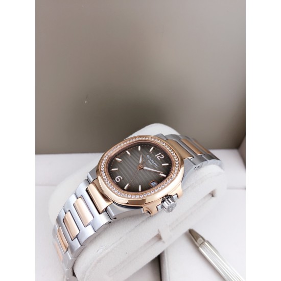 品牌:百达翡丽 鹦鹉系列机芯,瑞士石英女款.直径:32.5mm镜面:顶级蓝宝石镜面 材质:手工镶钻 字面超强夜光。精致表壳,搭配316L精钢带原庄专用扣。值得拥有。 品牌:百达翡丽 鹦鹉系列机芯,瑞士石英女款.直径:32.5mm镜面:顶级蓝宝石镜面 材质:手工镶钻 字面超强夜光。精致表壳,搭配316L精钢带原庄专用扣。值得拥有。