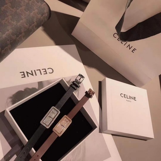 伯爵LIMELIGHT系列G0A39200 女士腕表 原装瑞士石英机芯 316L精钢表壳 蓝宝石玻璃镜面 娟丝表带 直径15mm*31mm (市场最高版本)该款腕表备受女性喜爱,在不同的场合映耀着她们各自的独特个性与迷人风 伯爵LIMELIGHT系列G0A39200 女士腕表 原装瑞士石英机芯 316L精钢表壳 蓝宝石玻璃镜面 娟丝表带 直径15mm*31mm (市场最高版本)该款腕表备受女性喜爱,在不同的场合映耀着她们各自的独特个性与迷人风
