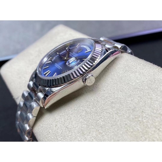 ROLEX 劳力士 星期日志型!1⃣️ 蓝宝石镜面,日历2.5倍放大镜,效果同步原版。2⃣️蚝式表壳结构,一体中层表壳,旋入式底盖及上链表冠。3⃣️结构尺寸厚度同步原装,直径40mm4⃣️搭载2836自动上链机芯,快调瞬跳星期日历、做到调时、厚度、结构同步原版。 ROLEX 劳力士 星期日志型!1⃣️ 蓝宝石镜面,日历2.5倍放大镜,效果同步原版。2⃣️蚝式表壳结构,一体中层表壳,旋入式底盖及上链表冠。3⃣️结构尺寸厚度同步原装,直径40mm4⃣️搭载2836自动上链机芯,快调瞬跳星期日历、做到调时、厚度、结构同步原版。