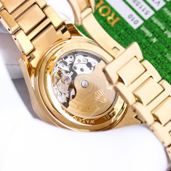 LL推荐实拍图劳力士全自动机械商务⌚机械手表,璀璨星闪面.表壳及钢带均采用间钨钢材质,立体菱角圈口设计风格,原装进口机芯,100m防水设计,品质经典,带夜光效果。把头全新优化防水设计,可直接佩戴游泳,稳重于活力兼备、是送礼最佳选择!! LL推荐实拍图劳力士全自动机械商务⌚机械手表,璀璨星闪面.表壳及钢带均采用间钨钢材质,立体菱角圈口设计风格,原装进口机芯,100m防水设计,品质经典,带夜光效果。把头全新优化防水设计,可直接佩戴游泳,稳重于活力兼备、是送礼最佳选择!!