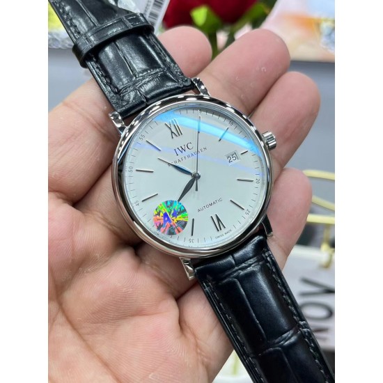 IWC 万国 波涛菲诺 系列!316L精钢表壳顶级打磨,表耳R弧度同步原装够大,线条更优美,表壳与底盖衔接完美,定制日历字体及粗细 绅士商务休闲首选! IWC 万国 波涛菲诺 系列!316L精钢表壳顶级打磨,表耳R弧度同步原装够大,线条更优美,表壳与底盖衔接完美,定制日历字体及粗细 绅士商务休闲首选!