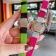 伯爵-PIAGET 全新高级珠宝系列,18K白金.玫瑰金,镶饰24颗马眼型切割美钻(约3.84克拉)是高级珠宝制作的一大挑战;钻石散发的耀眼光芒,皮带采用轻柔的缎面材质,与钻石造型形成优雅对比。原装尺寸31X7.8mm 伯爵-PIAGET 全新高级珠宝系列,18K白金.玫瑰金,镶饰24颗马眼型切割美钻(约3.84克拉)是高级珠宝制作的一大挑战;钻石散发的耀眼光芒,皮带采用轻柔的缎面材质,与钻石造型形成优雅对比。原装尺寸31X7.8mm