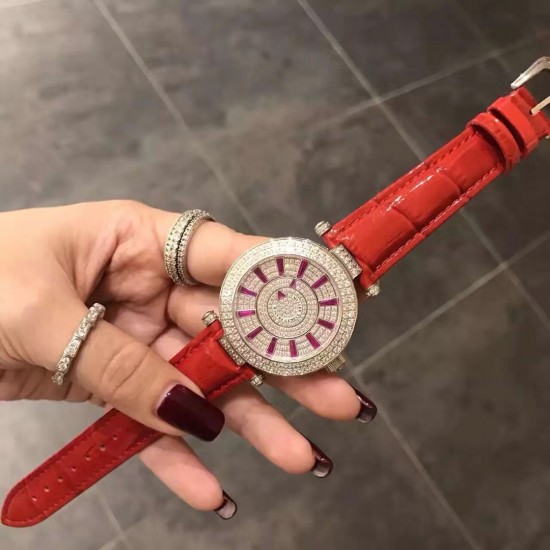 FRANCK MULLER【法兰克•穆勒】神秘时间 玩转表界 2020年新款女式腕表,官网同步更新,奢华的经典著作当属FM出品,纯钢外壳,镶嵌施华洛世奇水晶,高端的奢华与尊贵,经典满钻字面,突破设计风格和寓意深刻,改变需要新形象,你值得拥有。进口2836全自动机械,蓝宝石镜面,亮色真牛皮表带。尺寸大号42mm 小号38mm FRANCK MULLER【法兰克•穆勒】神秘时间 玩转表界 2020年新款女式腕表,官网同步更新,奢华的经典著作当属FM出品,纯钢外壳,镶嵌施华洛世奇水晶,高端的奢华与尊贵,经典满钻字面,突破设计风格和寓意深刻,改变需要新形象,你值得拥有。进口2836全自动机械,蓝宝石镜面,亮色真牛皮表带。尺寸大号42mm 小号38mm