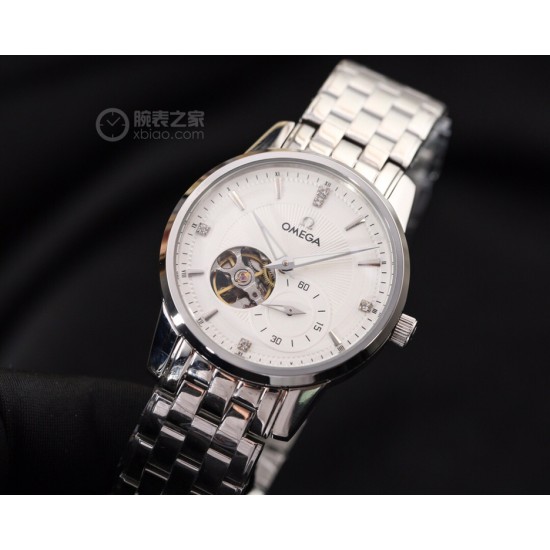 【品牌】：OMEGA 欧米茄【机芯】：全自动机械机芯【材料】：矿物质超强镜面【尺寸】：直径40mm厚12mm！